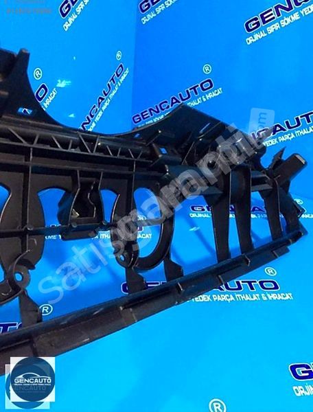 AUDİ A5 ÖN PANJUR BAĞLANTI BRAKETİ SIFIR İTHAL OEM 8W6807233 D