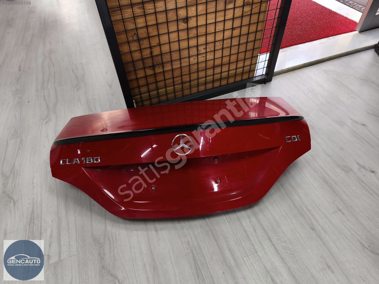 MERCEDES W117 CLA BAGAJ KAPAĞI SÖKME ORJİNAL OPAK KIRMIZI