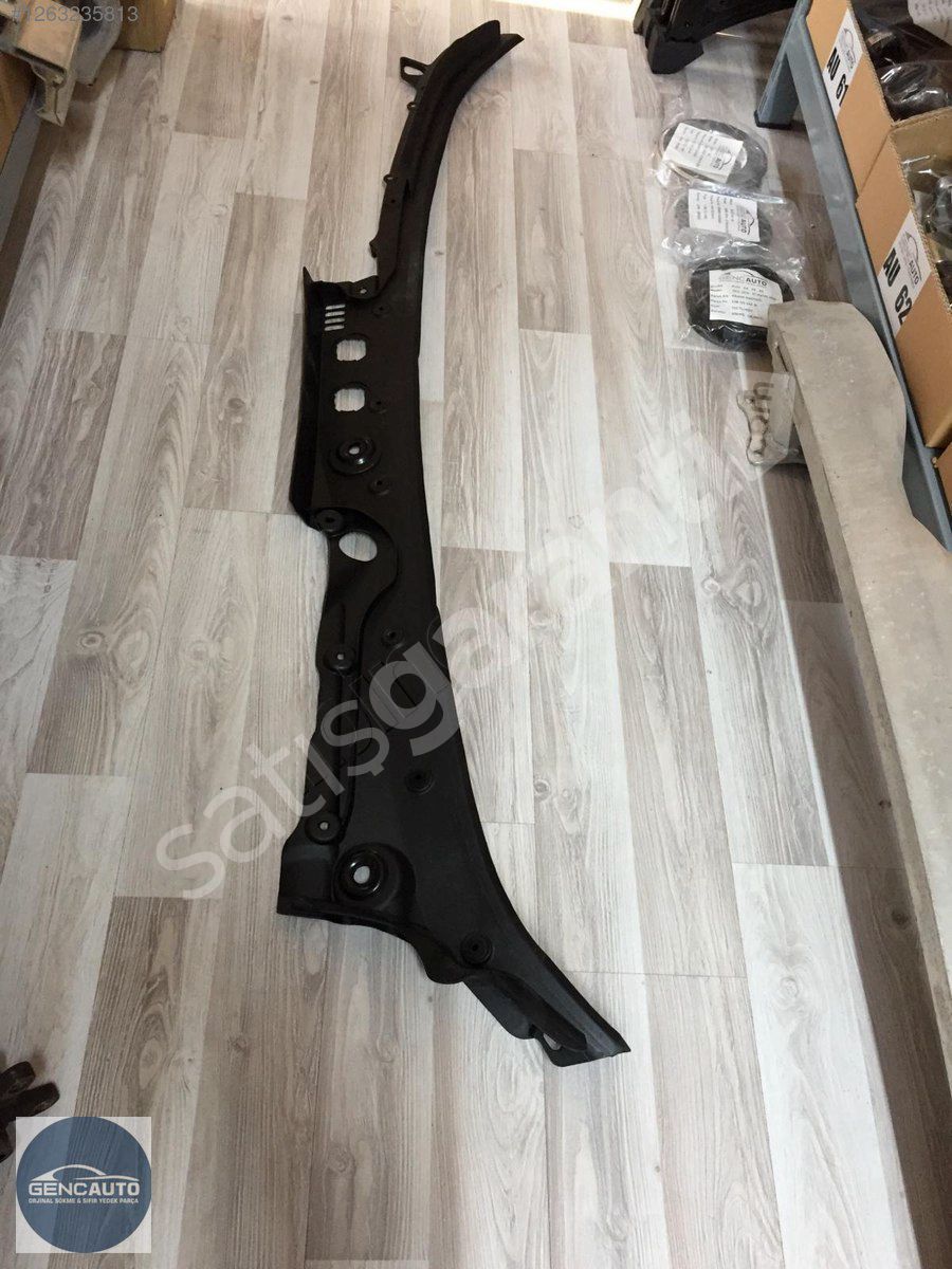 BMW F10 ÖN CAM ALT IZGARASI SIFIR İTHAL OEM 51717203124