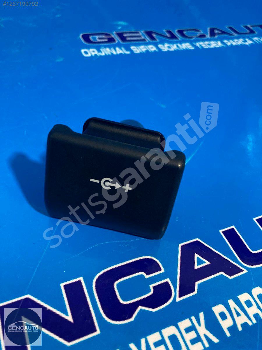 RANGE ROVER SPORT BAGAJ İÇİ ŞARZ SOKETİ SÖKME ORJ 1531440