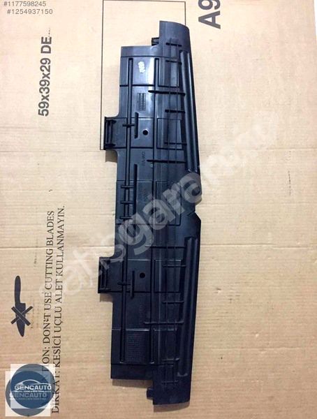 MERCEDES W118 CLA RADYATÖR KASASI ÜST SÖKME ORJ OEM A1775050200