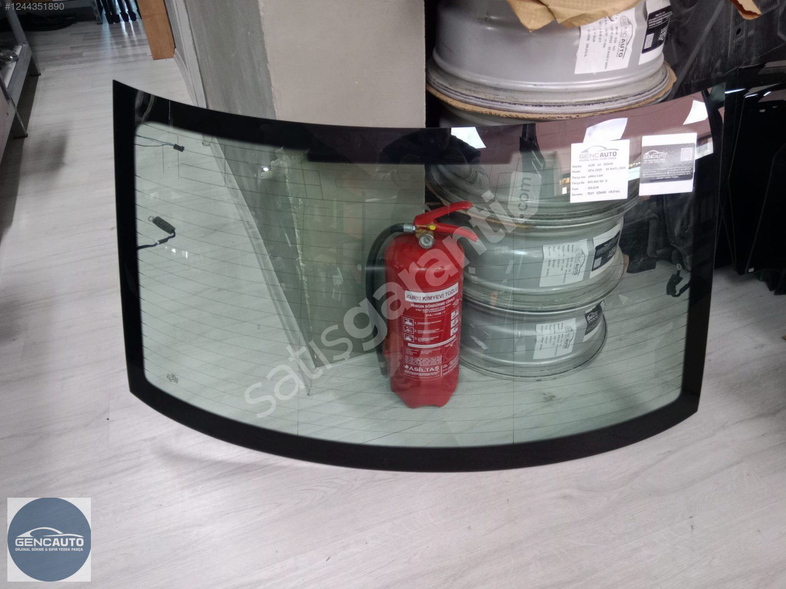 AUDİ A3 SEDAN ARKA CAMI SÖKME ORJİNAL 8V5845501 D