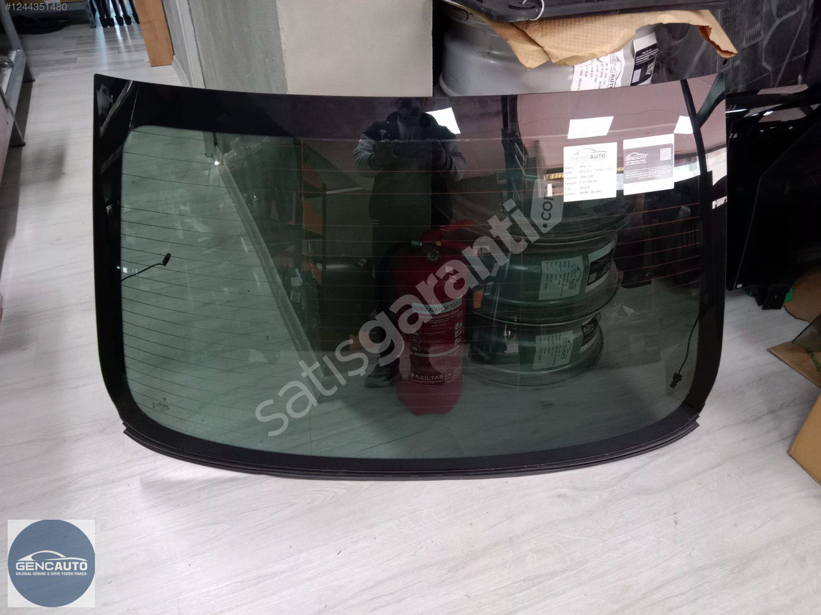 BMW F10 ARKA CAMI SÖKME ORJİNAL 51317286069