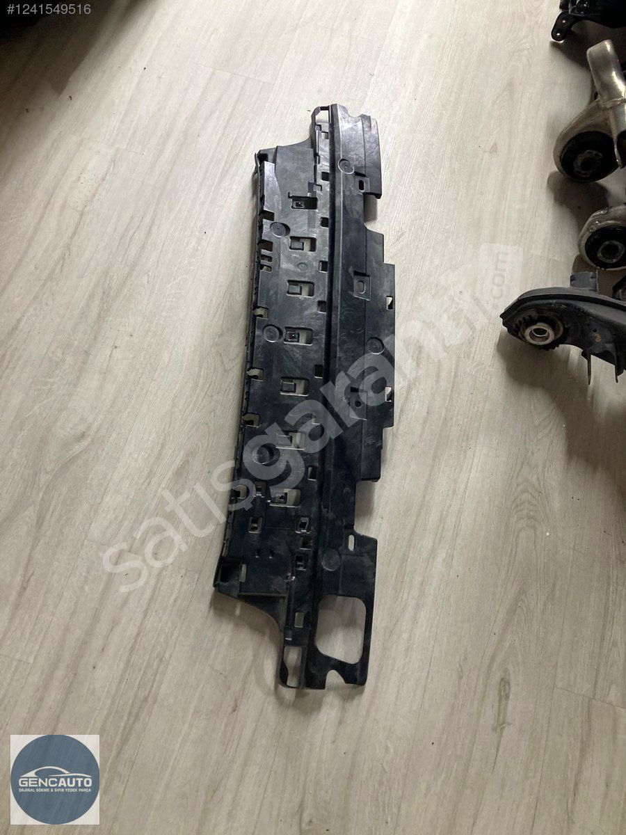 BMW G30 ARKA TAMPON İÇ BRAKETİ SÖKME ORJ 51127387296