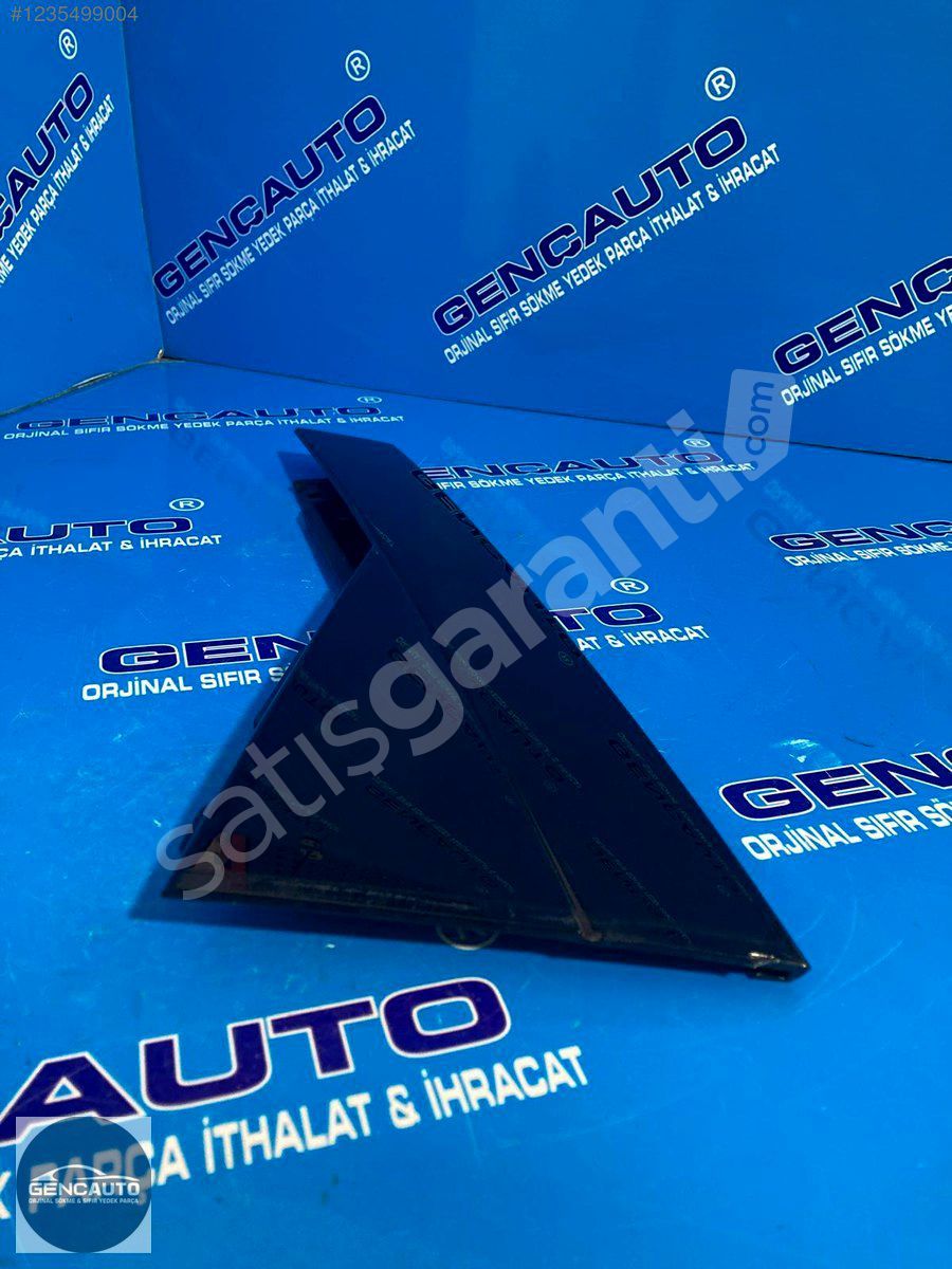 AUDİ Q7 KAPI PALASI ÜÇGENLİ SÖKME ORJ 4M0839903 SOL ARKA