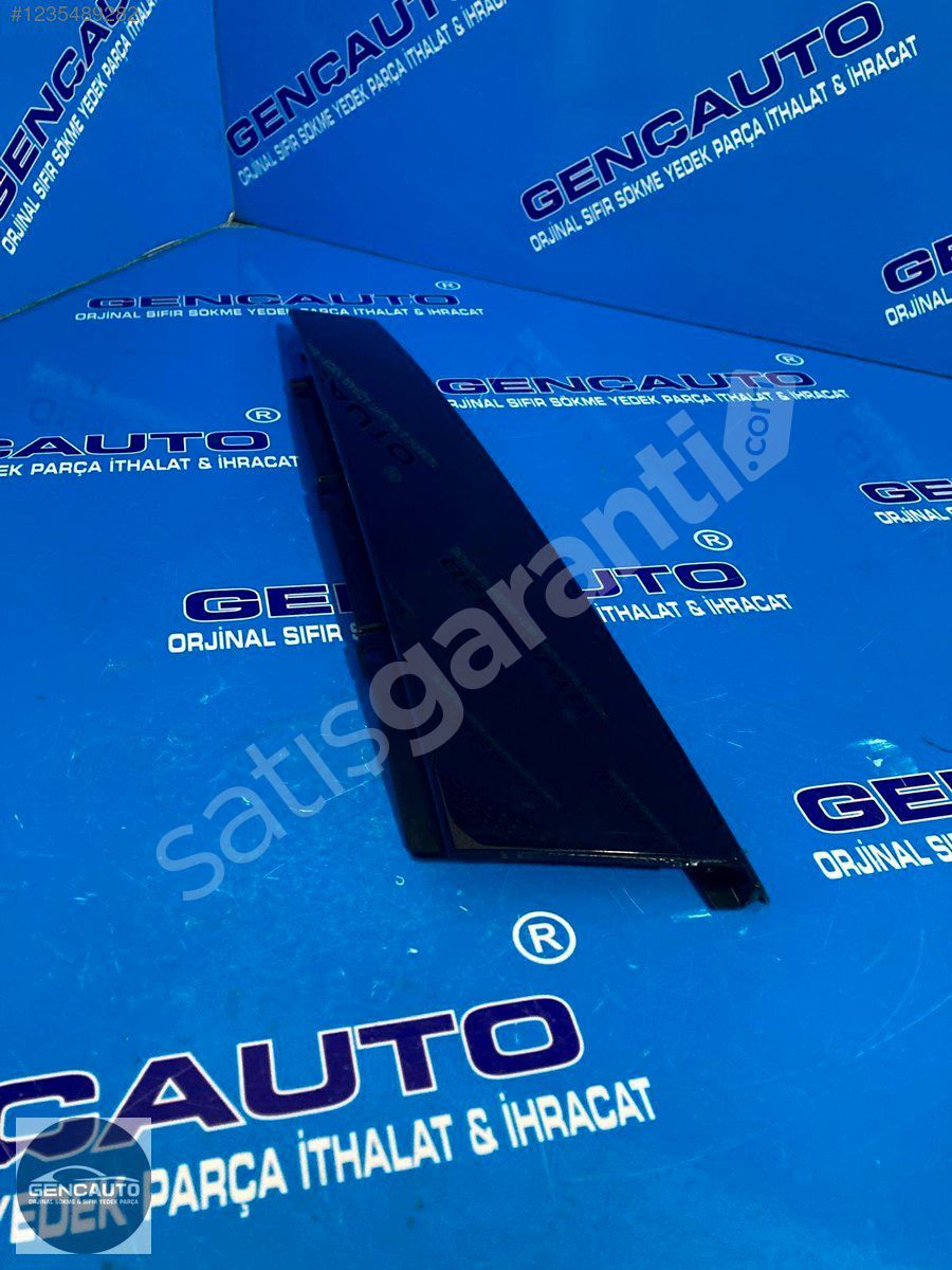 AUDİ Q5 KAPI PALASI SÖKME ORJİNAL 80A839902 SAĞ ARKA