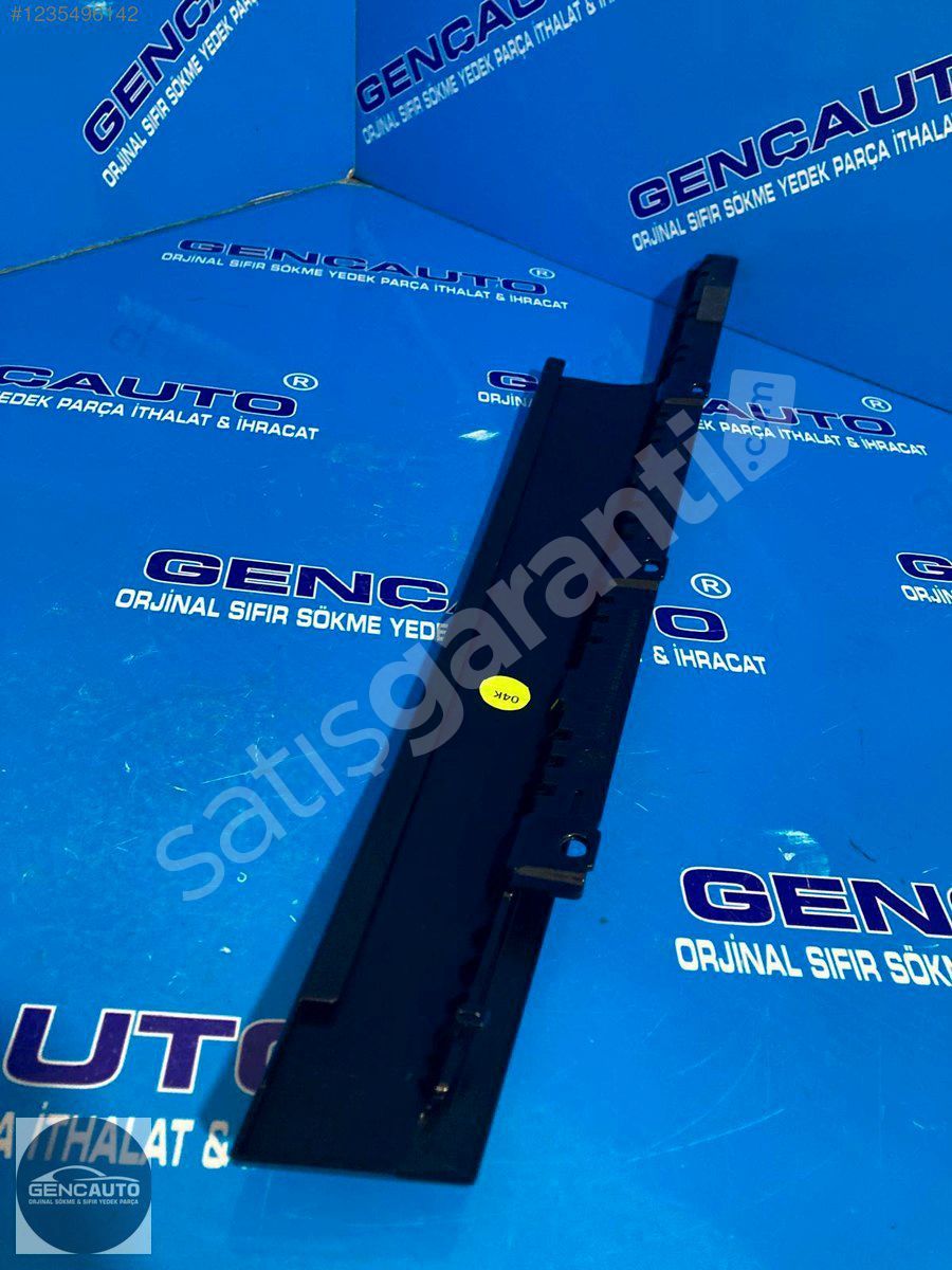 AUDİ Q5 KAPI PALASI SÖKME ORJİNAL 80A837902 SAĞ ÖN