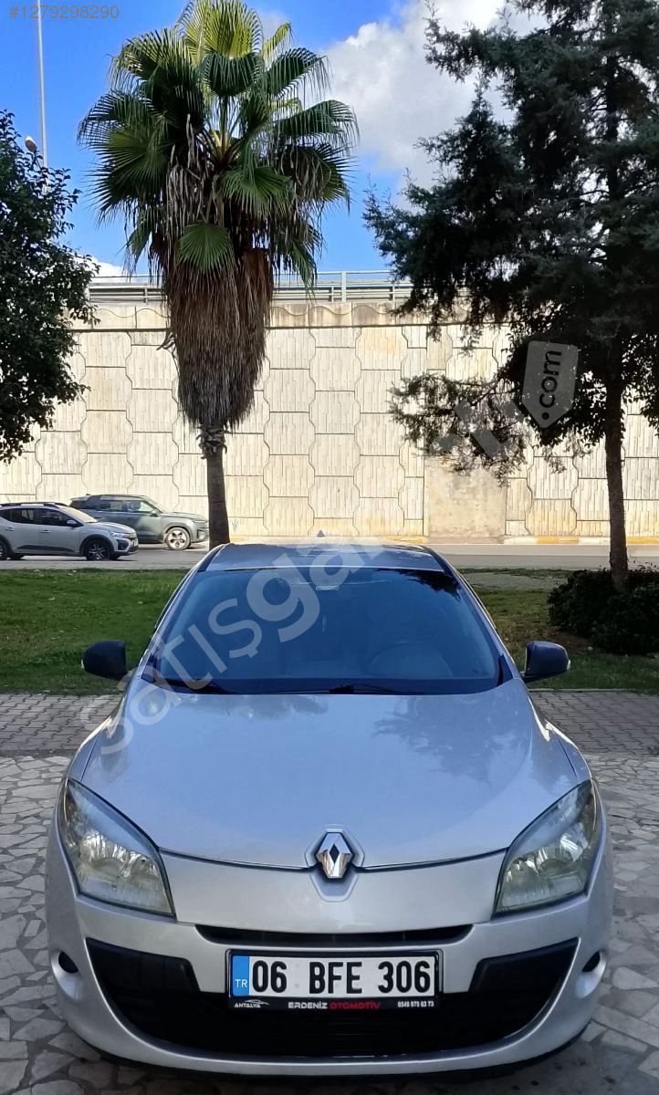 FATİH BORADAN TERTEMİZ HACBEK MEGANE 1.5 DCİ