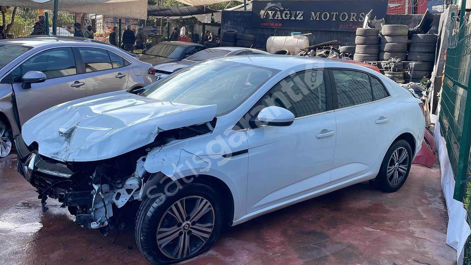 HASAR KAYITSIZ 2023 MEGANE 1.3 TCE TOCH 40.000KM OTOMATİK VİTES