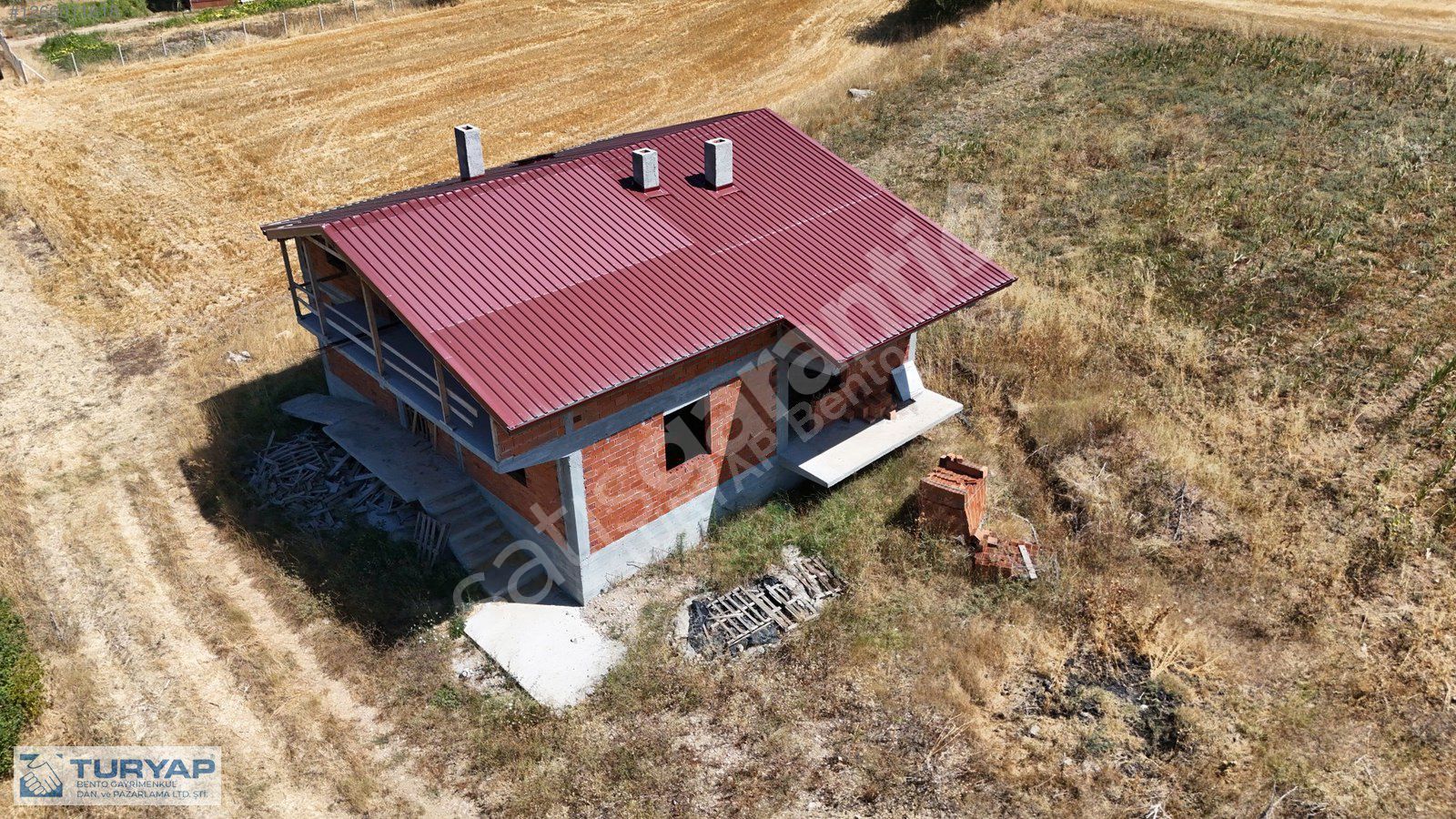 Bolu Yeniçaydurtta Anadolu Otobana Yakın 1639 m²