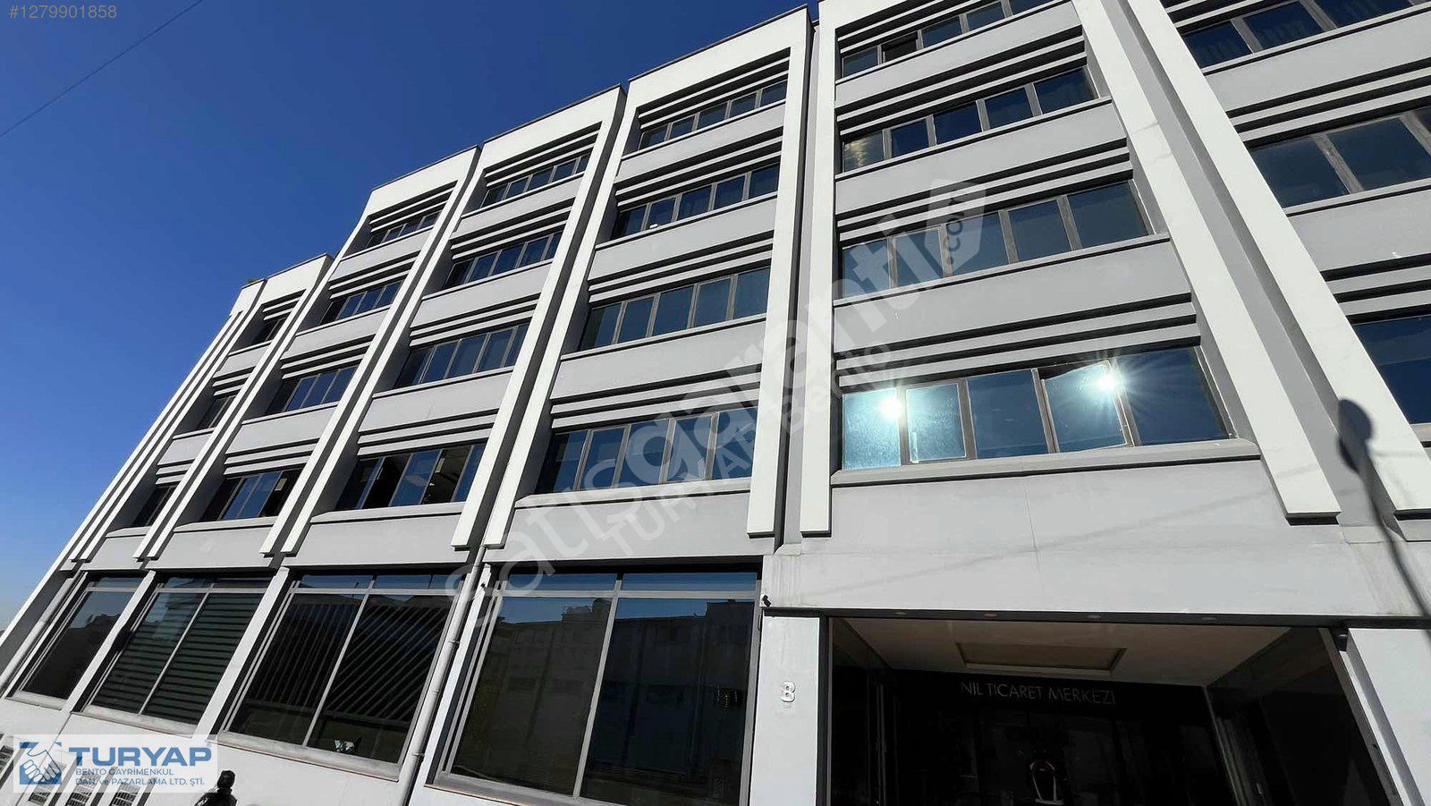 BÜYÜKDERECE CADDESİNE VE METROYA ÇOK YAKIN KİRALIK PLAZA KATI