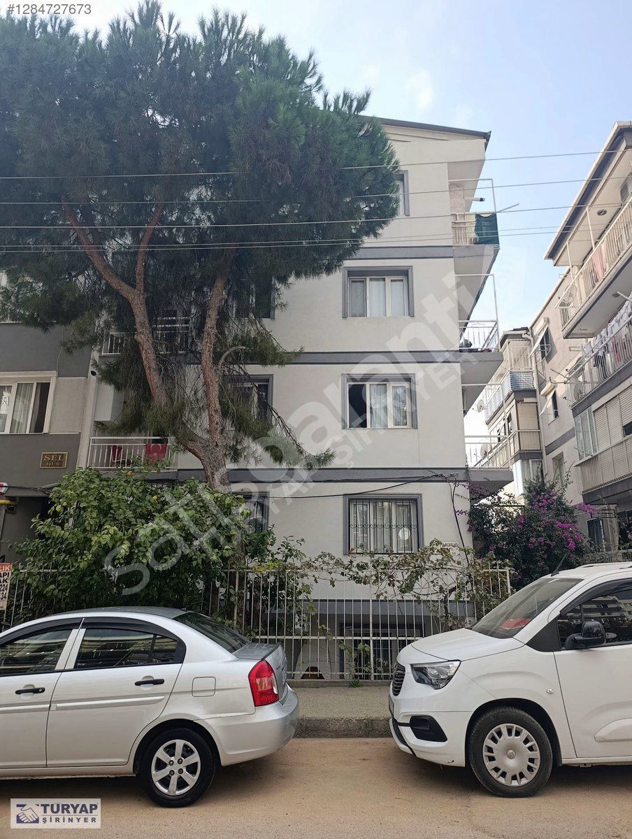 BUCA YİĞİTLER MAH. 2+1 DOĞALGAZLI ARA KAT SATILIK DAİRE