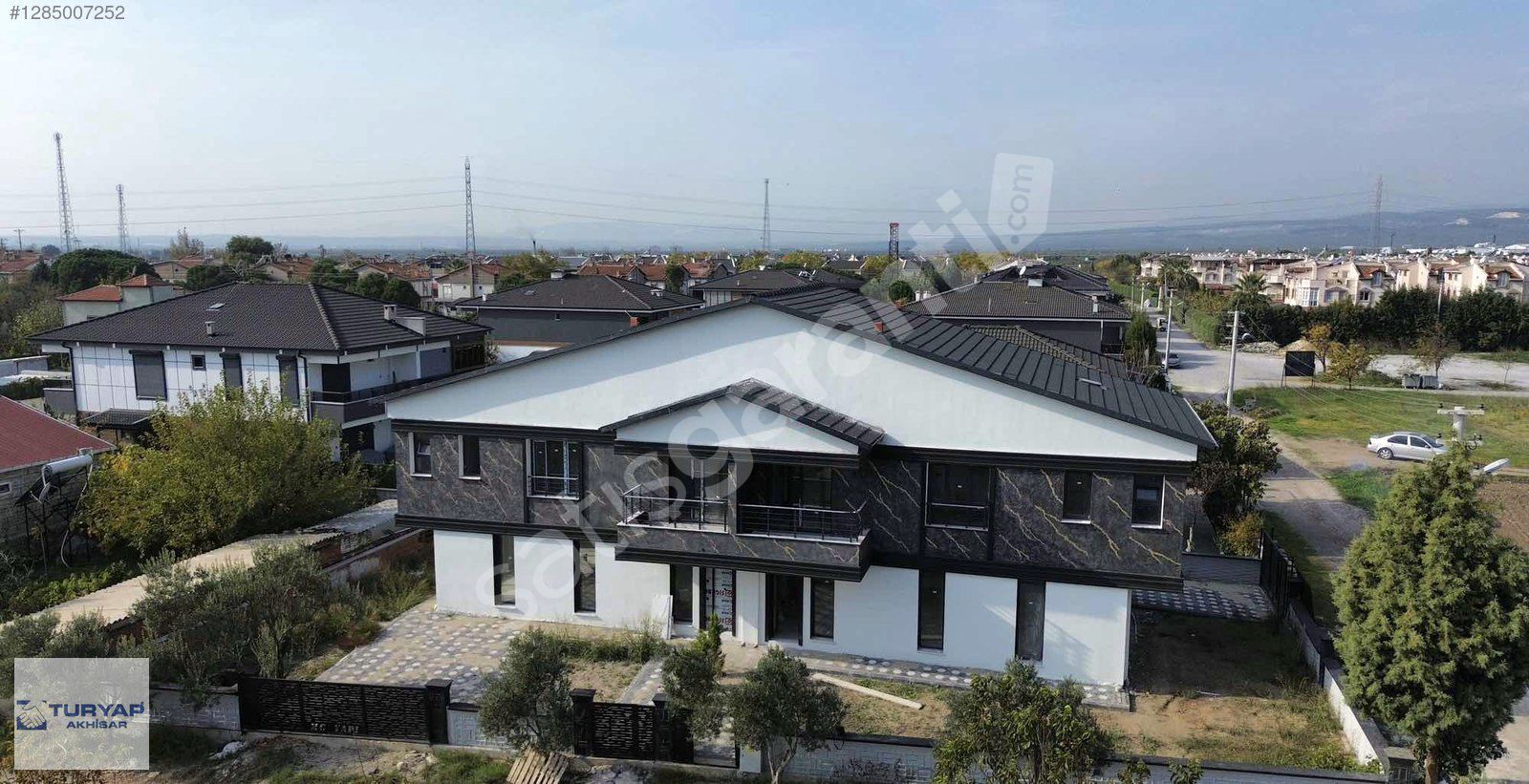 AKHİSAR MEDAR MAH.DE KÖŞE PARSEL EMSALSİZ ÖZEL HAVUZLU VİLLA