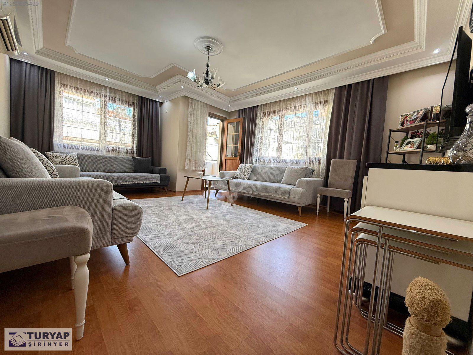 Şirinyer Menderes Cd. Arkasında 14 Yaşında 3+1 Doğalgazlı 140 M2