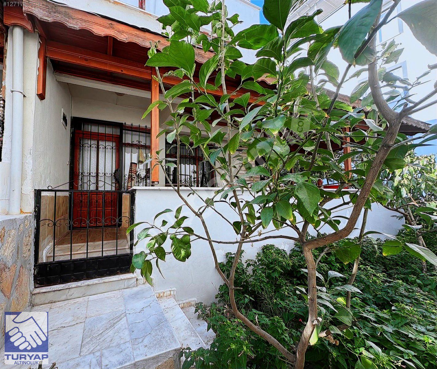 ÇANAKKALE KÜÇÜKKUYUDA SİTE İÇİNDE BAHÇELİ SATILIK VİLLA