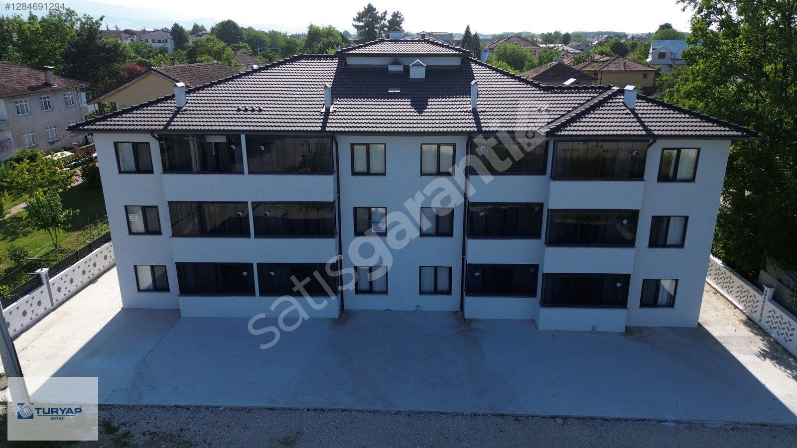 TURYAP AKYAZI'dan ÜNİVERSİTE BÖLGESİNDE SATILIK EŞYALI 1+1