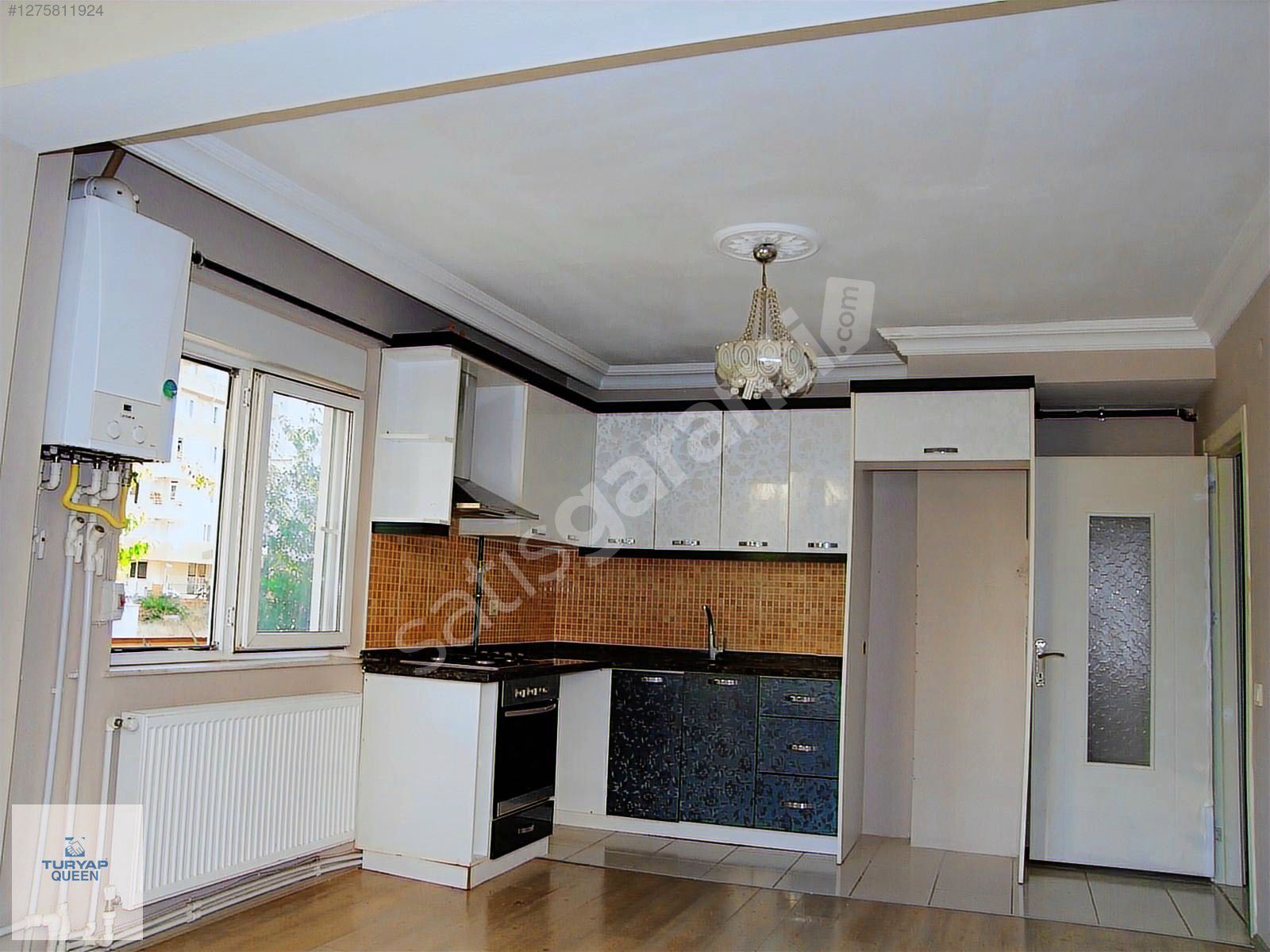 Meydan Kavağında Giriş Kat 2+1 Doğalgaz Mevcut Boş Daire