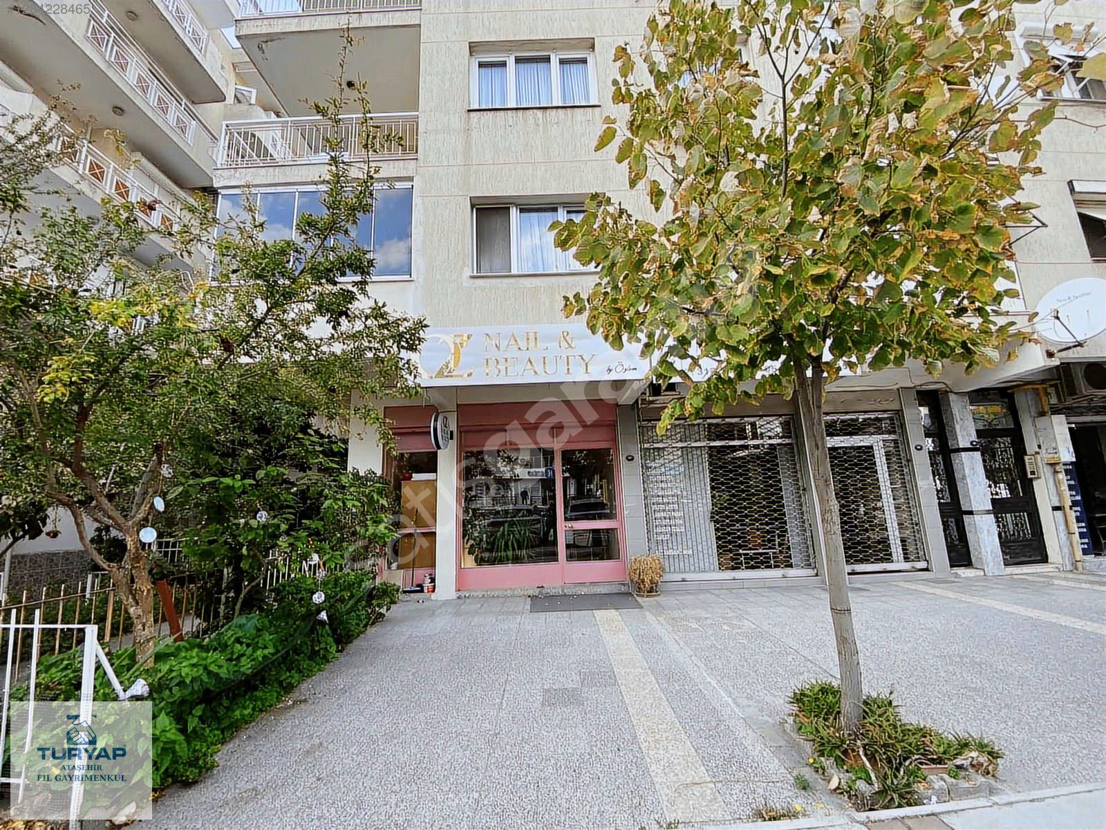 Girne Caddesi Yakını Rüştü Şardağ Üzerinde Kiralık Dükkan