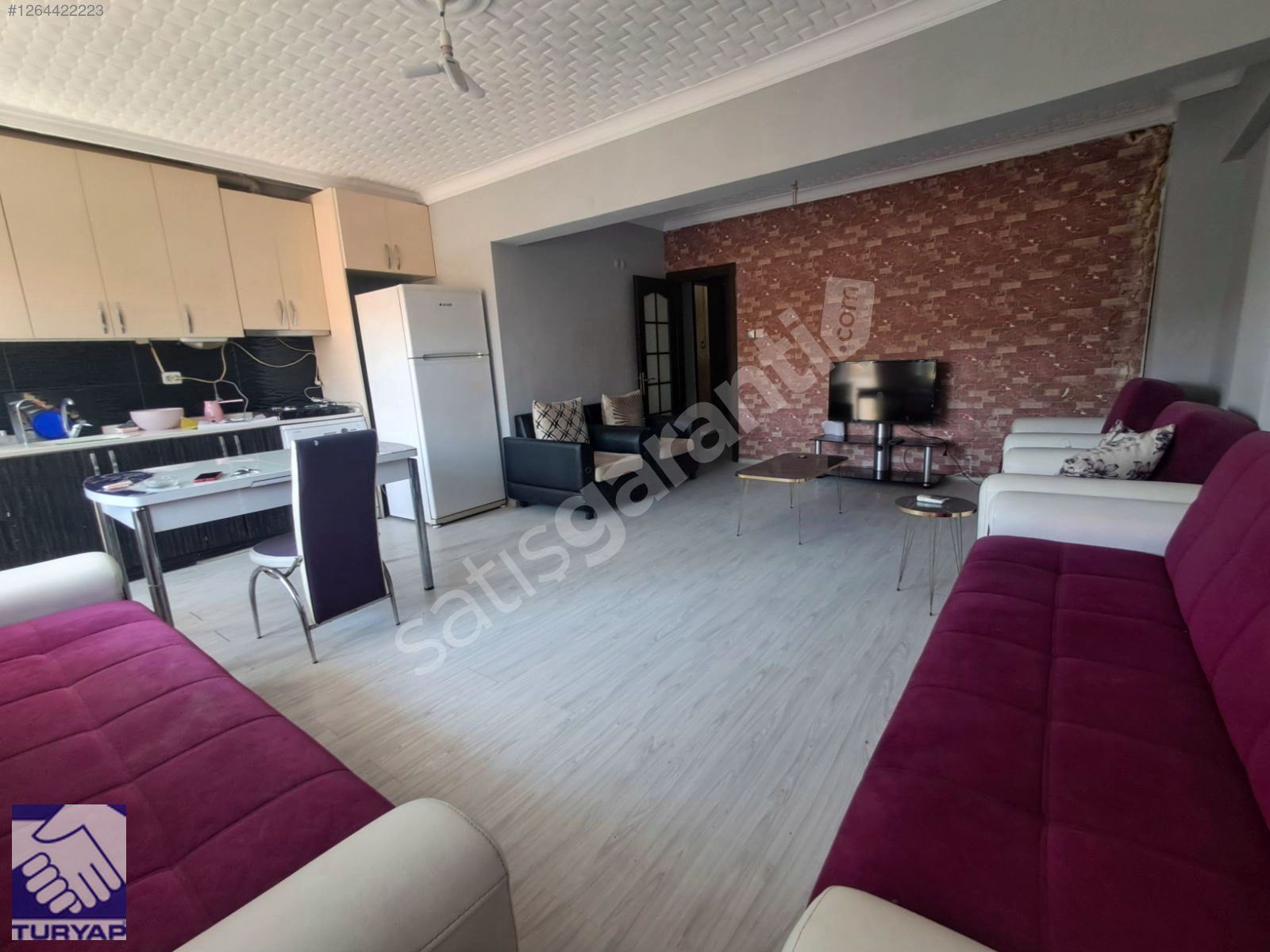 KUSADASI SEHIR MERKEZINDE KIRALIK ESYALI 2+1 DAIRE