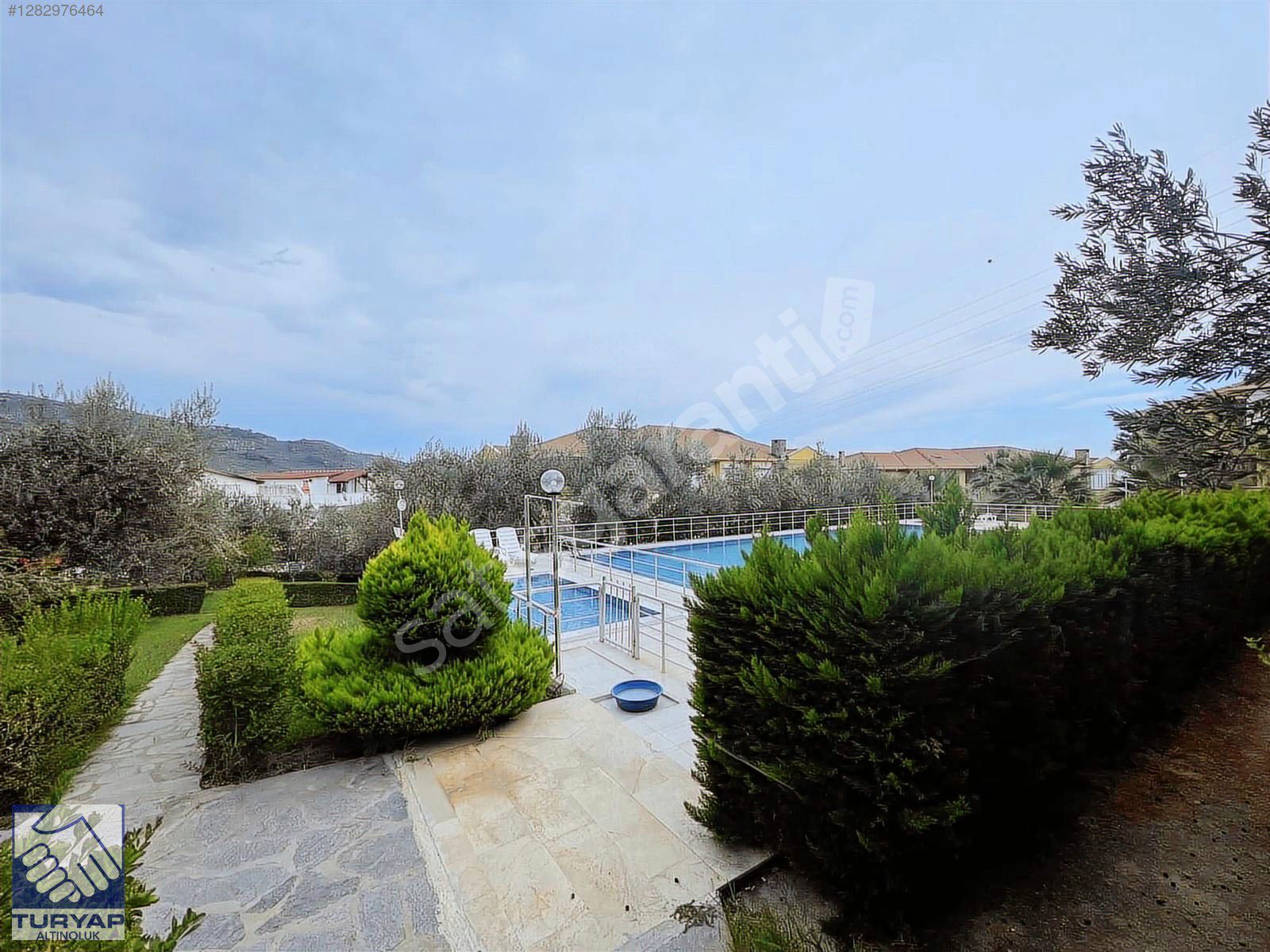 ALTINOLUK'TA HAVUZLU SİTEDE KİRALIK 2+1 DAİRE