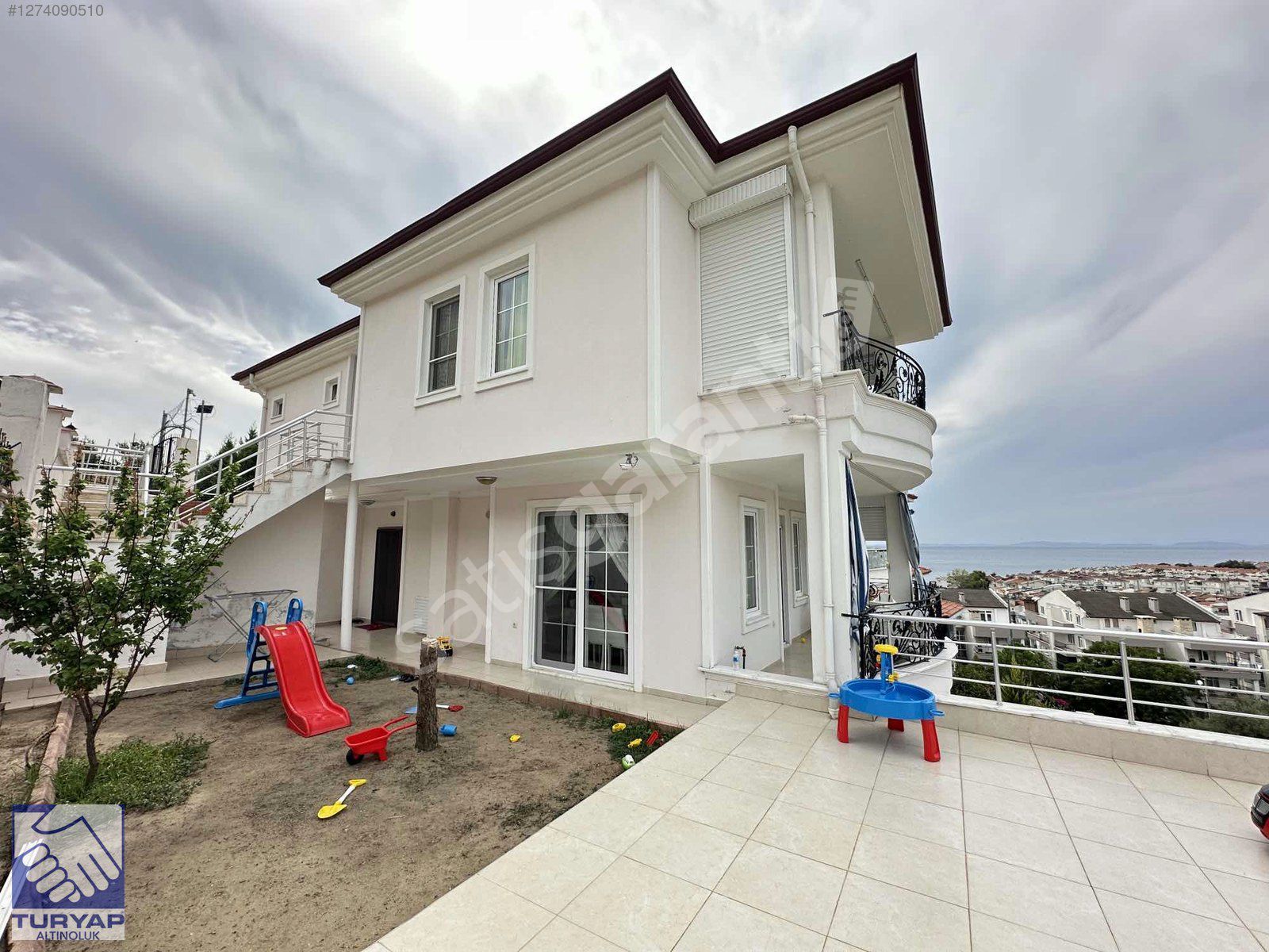 ALTINOLUK'DA TAM MÜSTAKİL 6+3 DENİZ MANZARALI SATILIK VİLLA