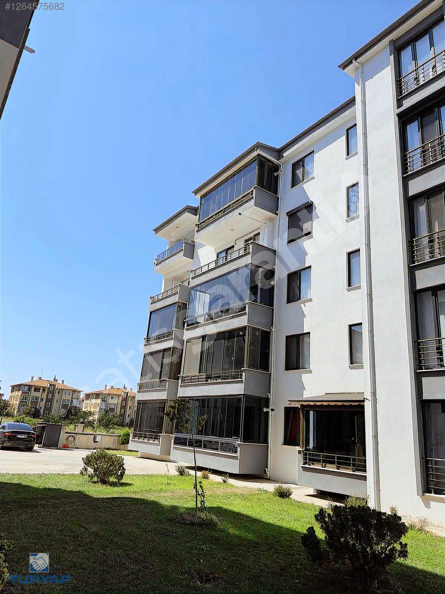 Burhaniye Bahçelievler'de Kiralık Eşyalı 1+1 Daire