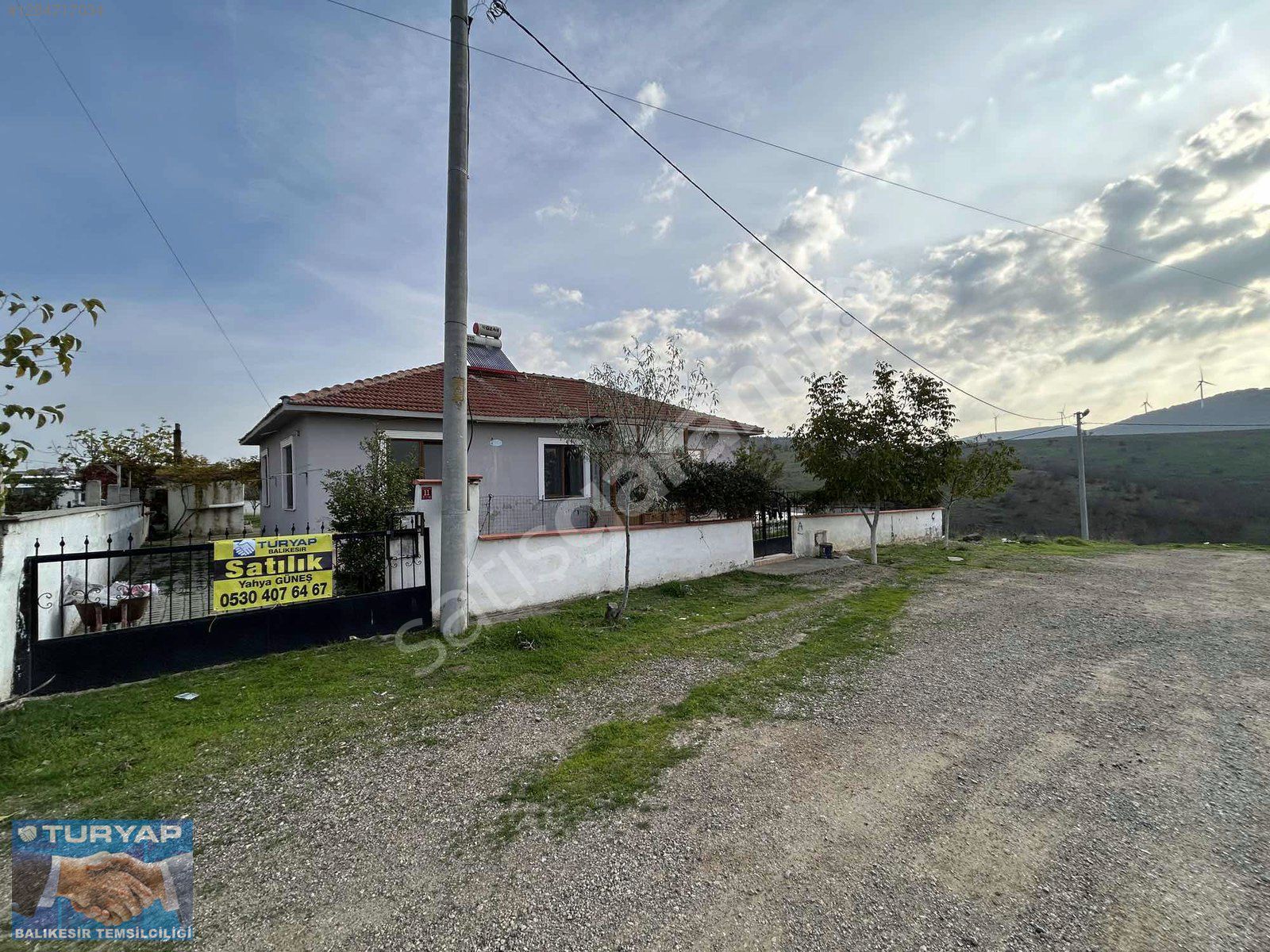 TURYAP'TAN KARESİ İLÇESİ KALAYCILAR KÖYÜNDE SATILIK MUSTAKİL EV