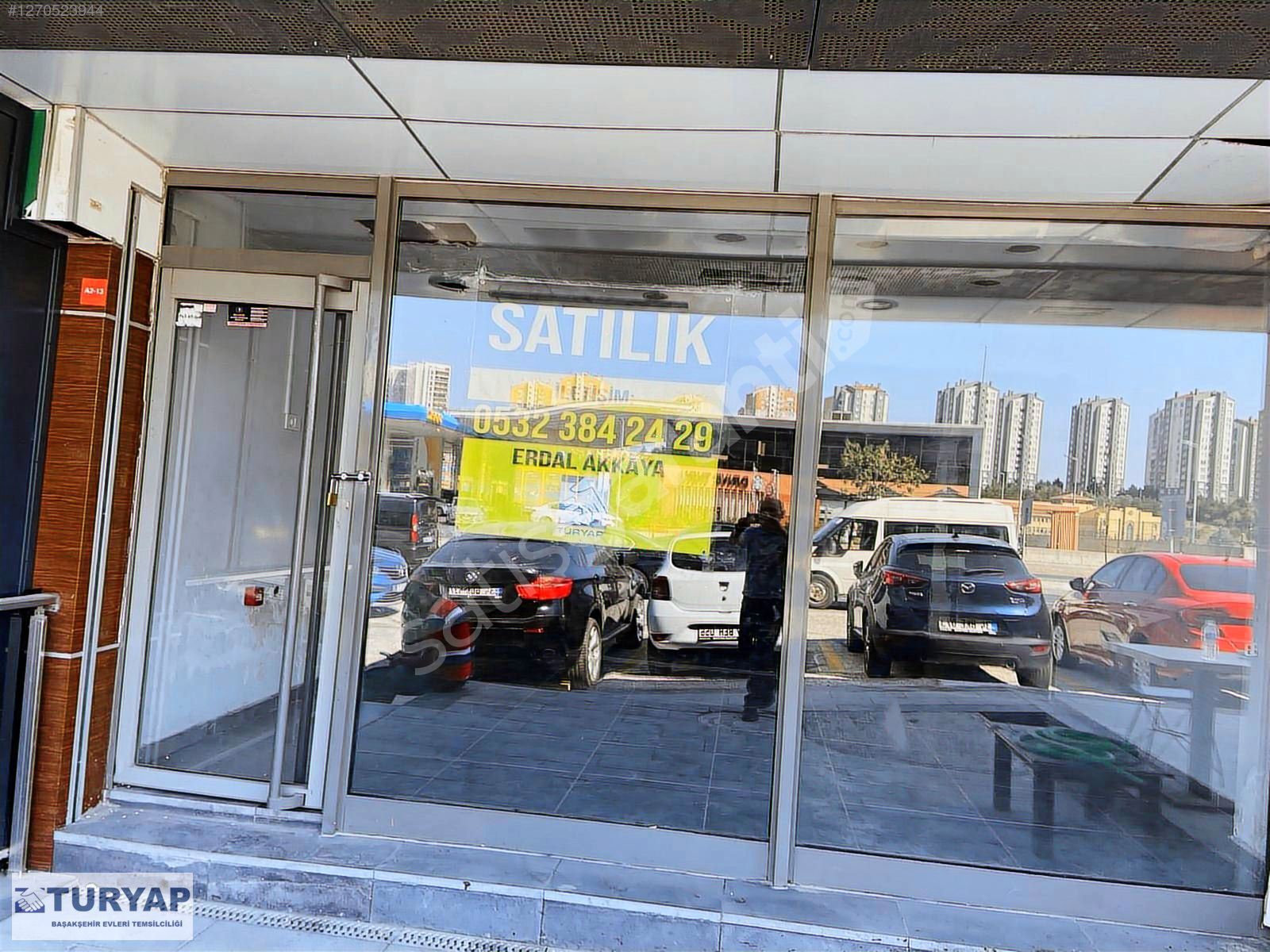 KAYAŞEHİR CADDE DÜKKANLARDA BENZİNLİK KARŞISI KİRALIK DÜKKAN