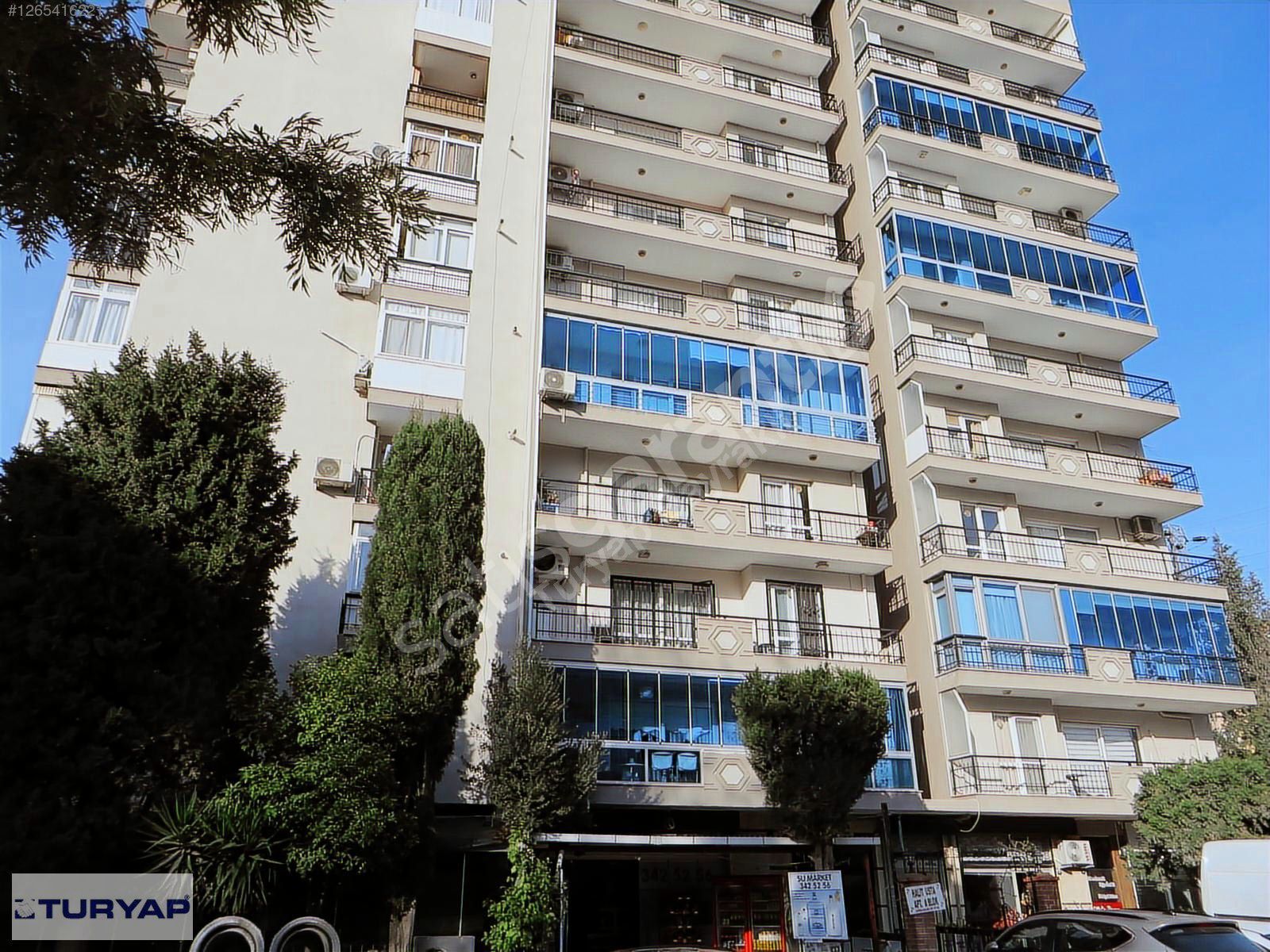 Bayraklı Manavkuyuda ,Kan Merkezi karşısında 3+1 Köşe daire