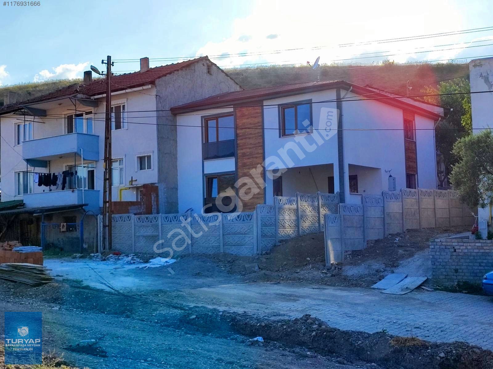 ACİLLL SATILIK BİLECİK OSMANELİ SATILIK 2 KATLI MÜSTAKİL EV