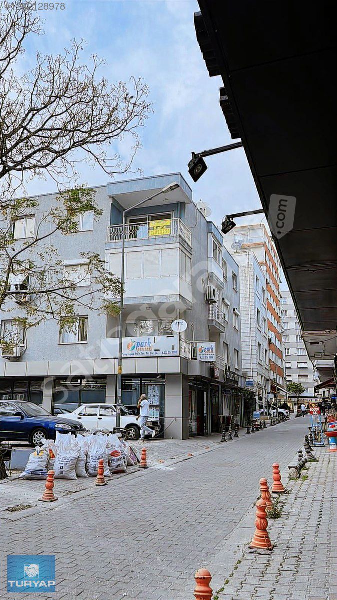 BORNOVA MERKEZ 3+1 KİRALIK DAİRE