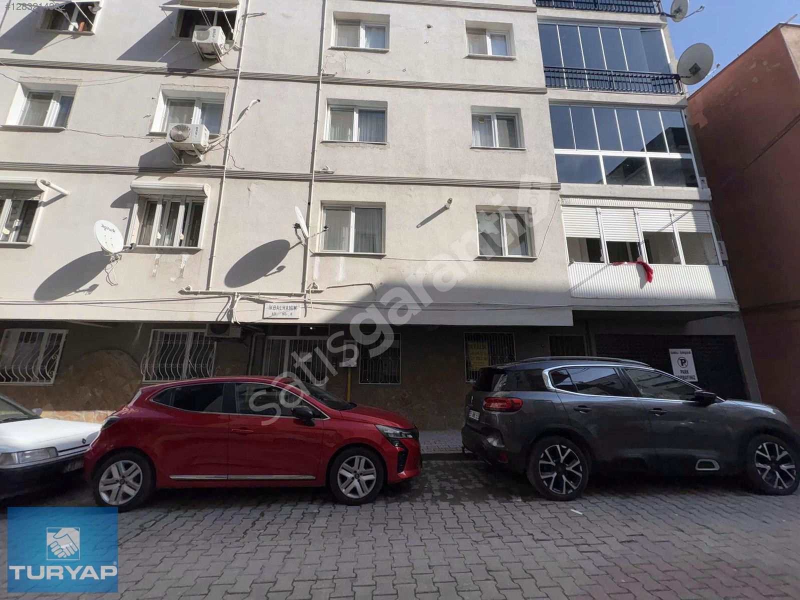 BORNOVA MERKEZ DE KİRALIK 2+1 DAİRE