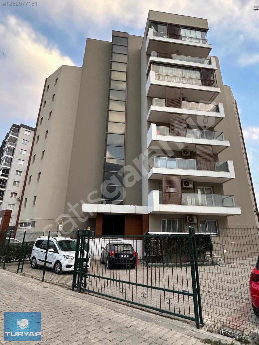 BORNOVA NOVA DA KİRALIK EŞYALI 1+1 DAİRE