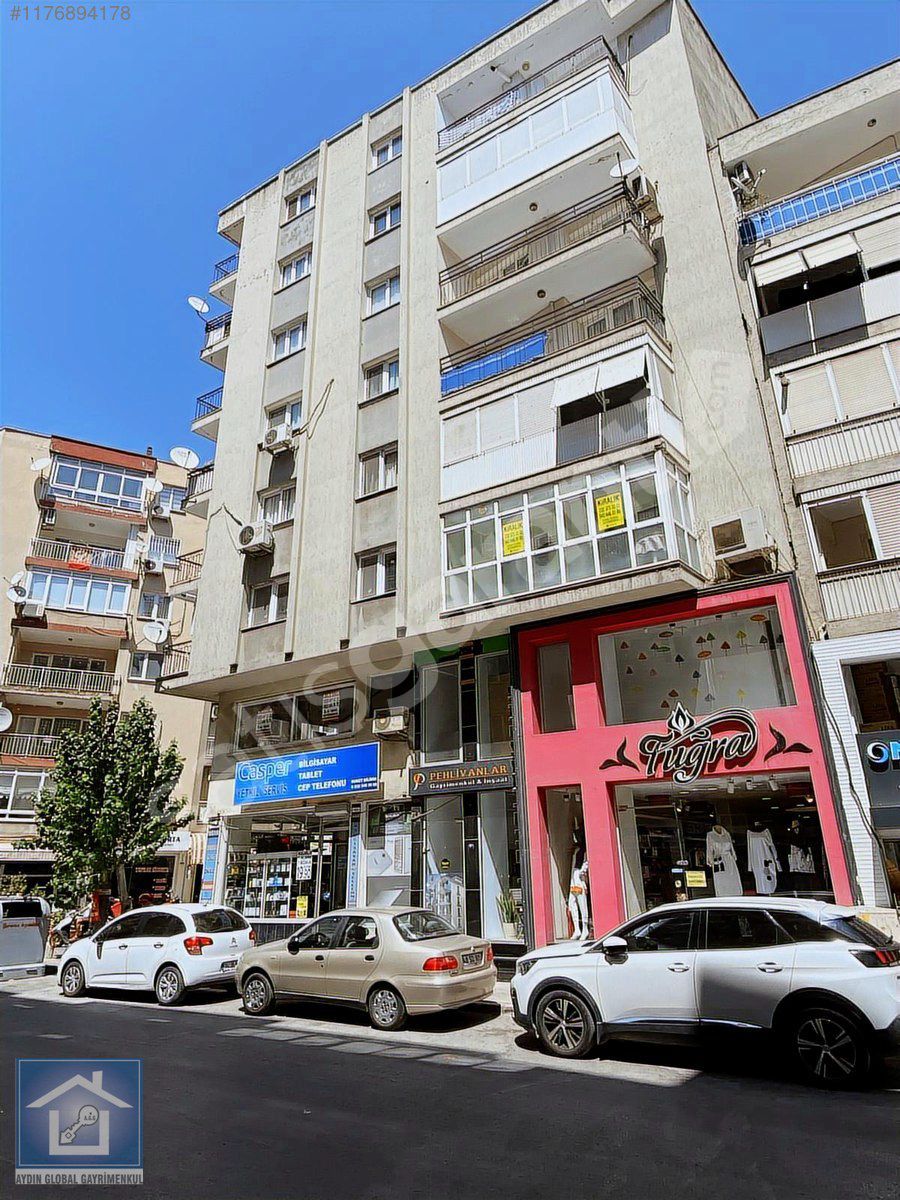 BORNOVA MERKEZ DE SATILIK DUBLEKS 3+1 DAİRE GENİŞ DAİRE