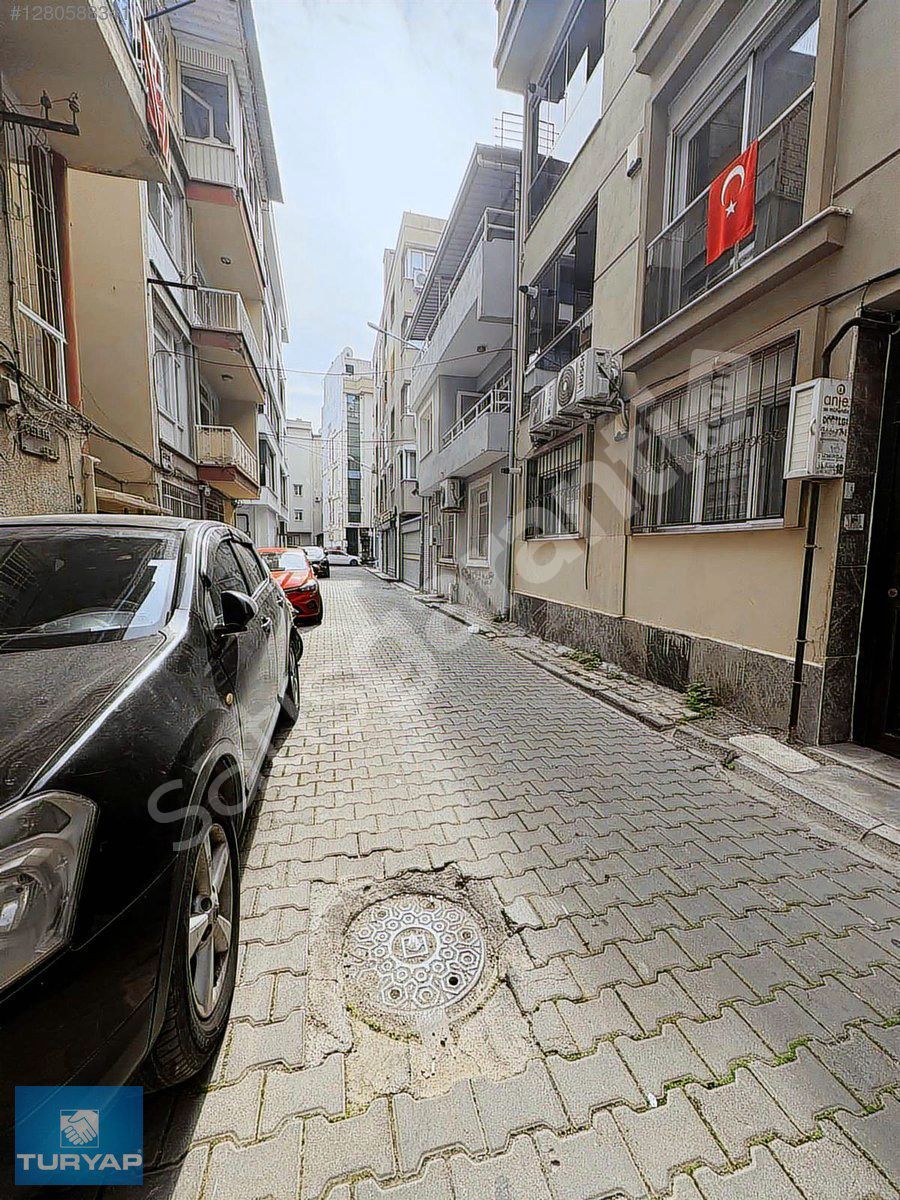 BORNOVA KÜÇÜKPARK YAKINI 1+1 KİRALIK DAİRE