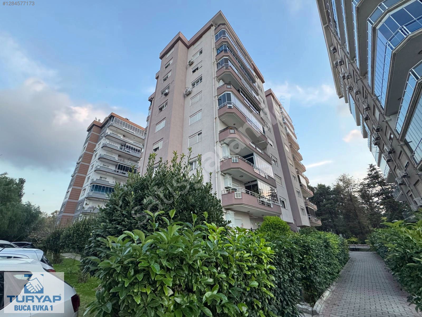 Buca Dalyan Sitesi Satılık Bakımlı Cam Balkonlu Arakat Lüx Daire