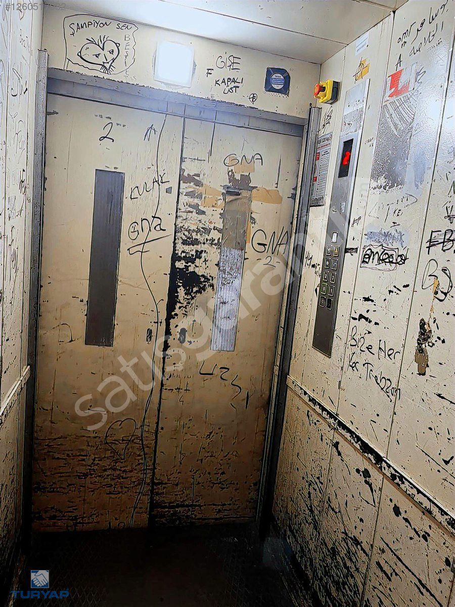 MERTER ÇAM SOKAKTA ASANSÖRLÜ TABELA DEĞERİ YÜKSEK 2 KATLI 1800m2