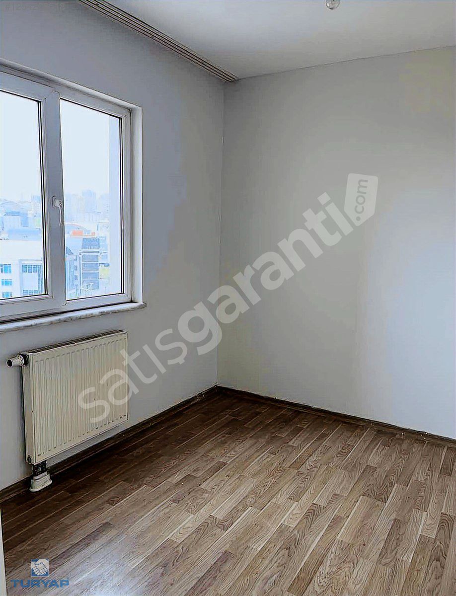 ESENYURT KİPTAŞ EVLERİNDE GÖL MANZARALI 2+1 85 m2 DAİRE