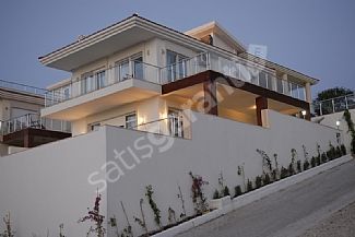 İZMİR ÇEŞME MERKEZİ GÜNLÜK KİRALIK VİLLA