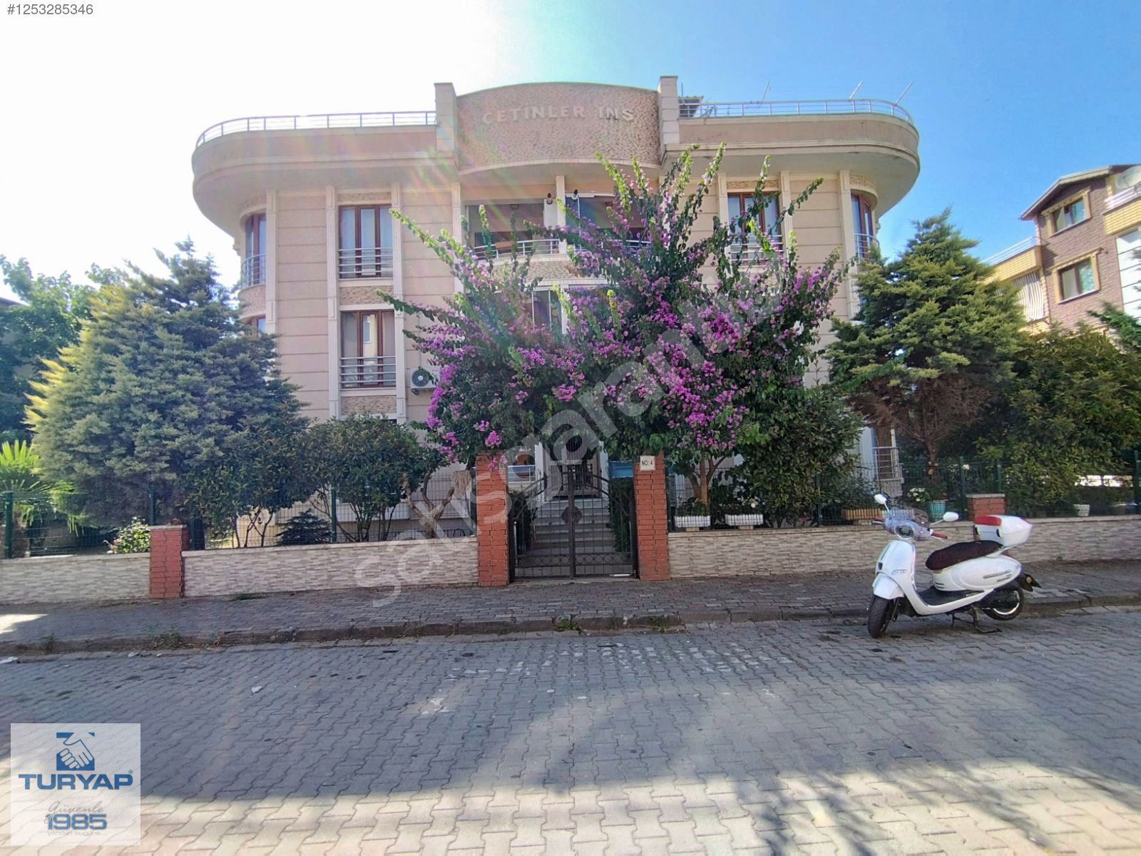 TURYAP' TAN DERE MAHALLESİNDE SATILIK ARAKAT GENİŞ DAİRE