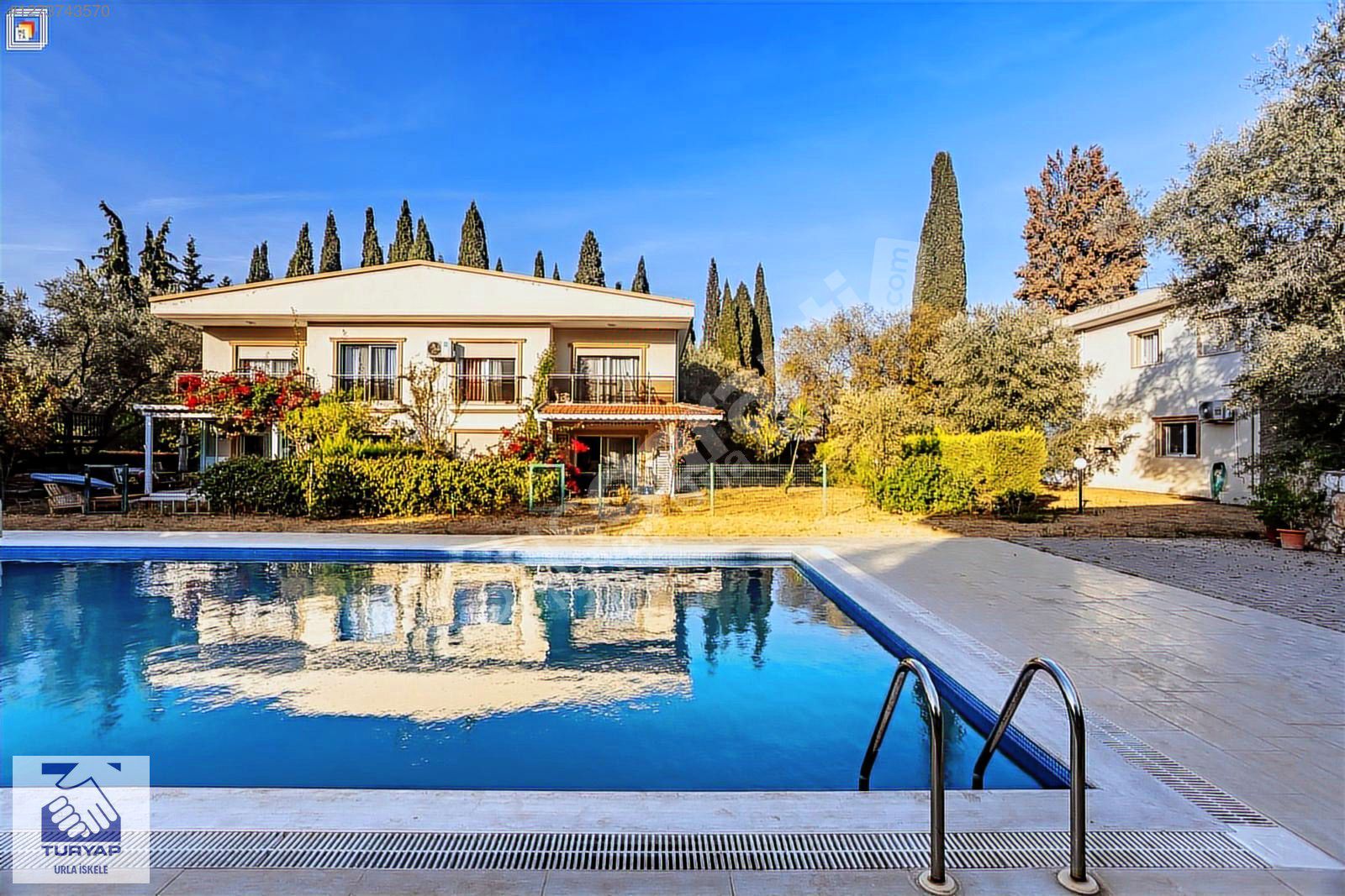 8 YILLIK HAVUZLU SİTE İÇERSİNDE SATILIK VİLLA