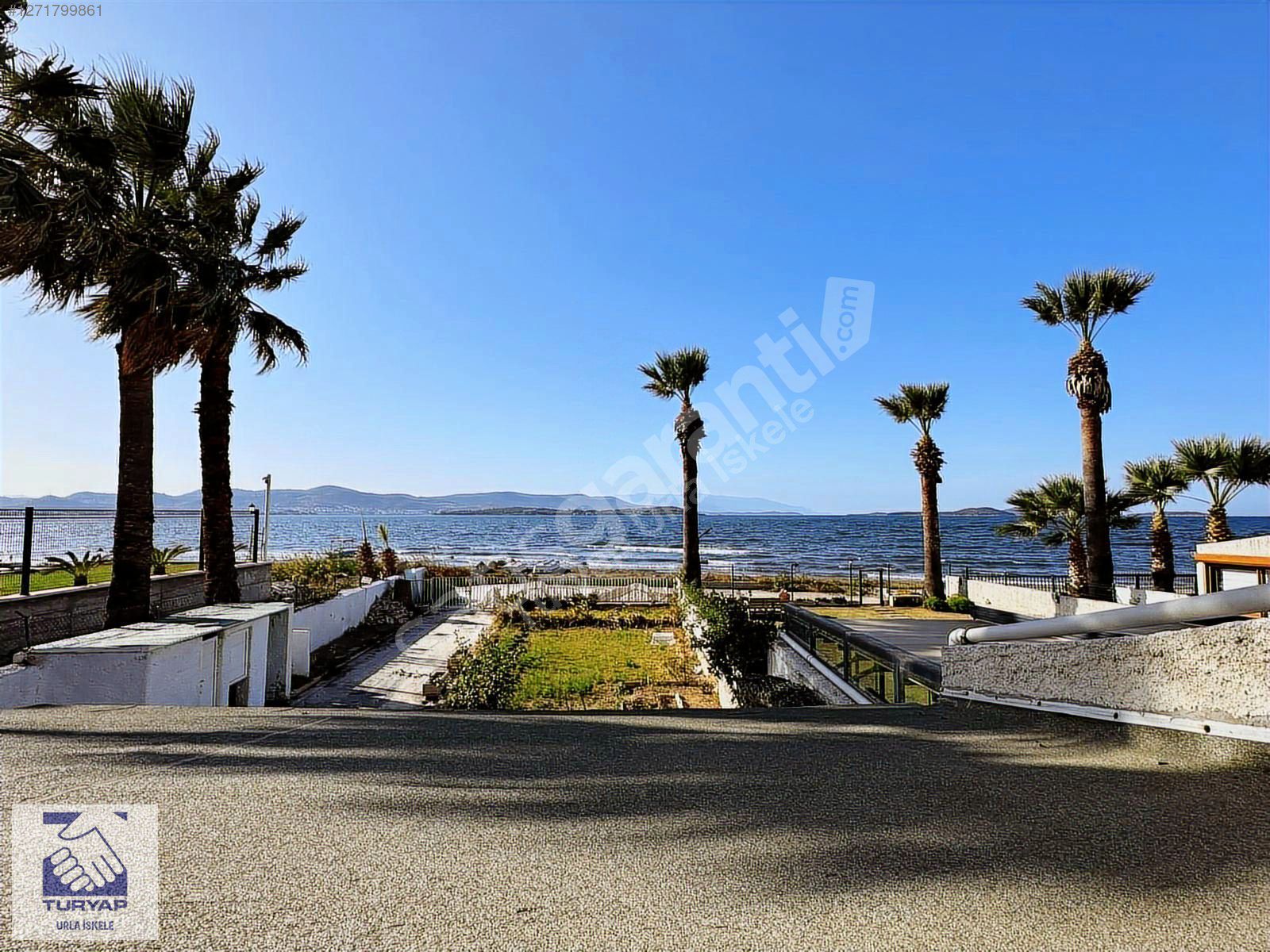 Urla Kalabakta Denize Sıfır 3+1 Satılık Villa