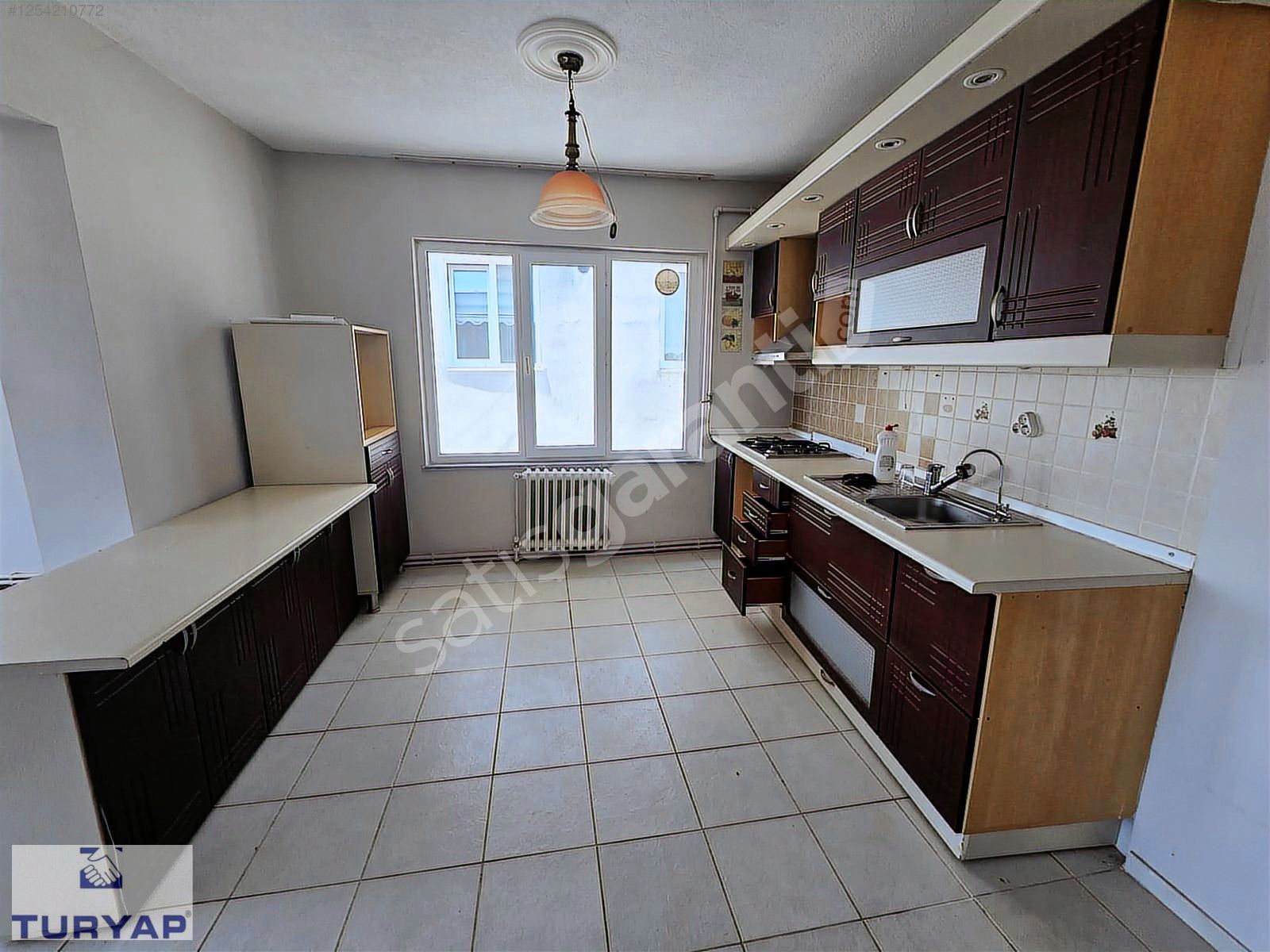 OMURTAK CADDESİNE CEPHE OFİS-EV İÇİN 2+1 KİRALIK DAİRE