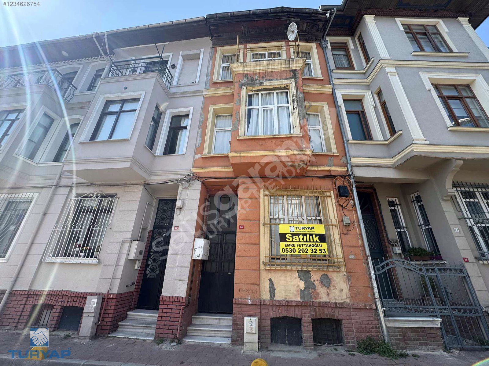 TARİHİ SURİÇİ, ESKİ RUMEVİ/CUMBALI SATILIK BAHÇELİ MÜSTAKİL EV