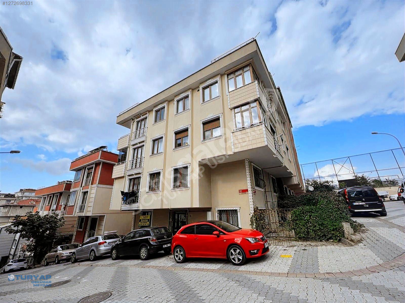 Murat Reis Mahallesinde Özel Mimari-Yenilenmiş 3+1 Ters Dubleks