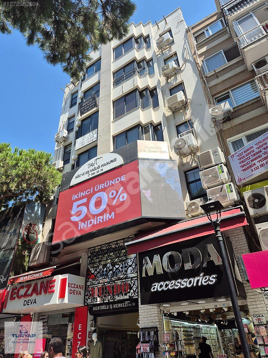 Karşıyaka Çarşıda Kiralık Mutfaklı, Geniş Ofis