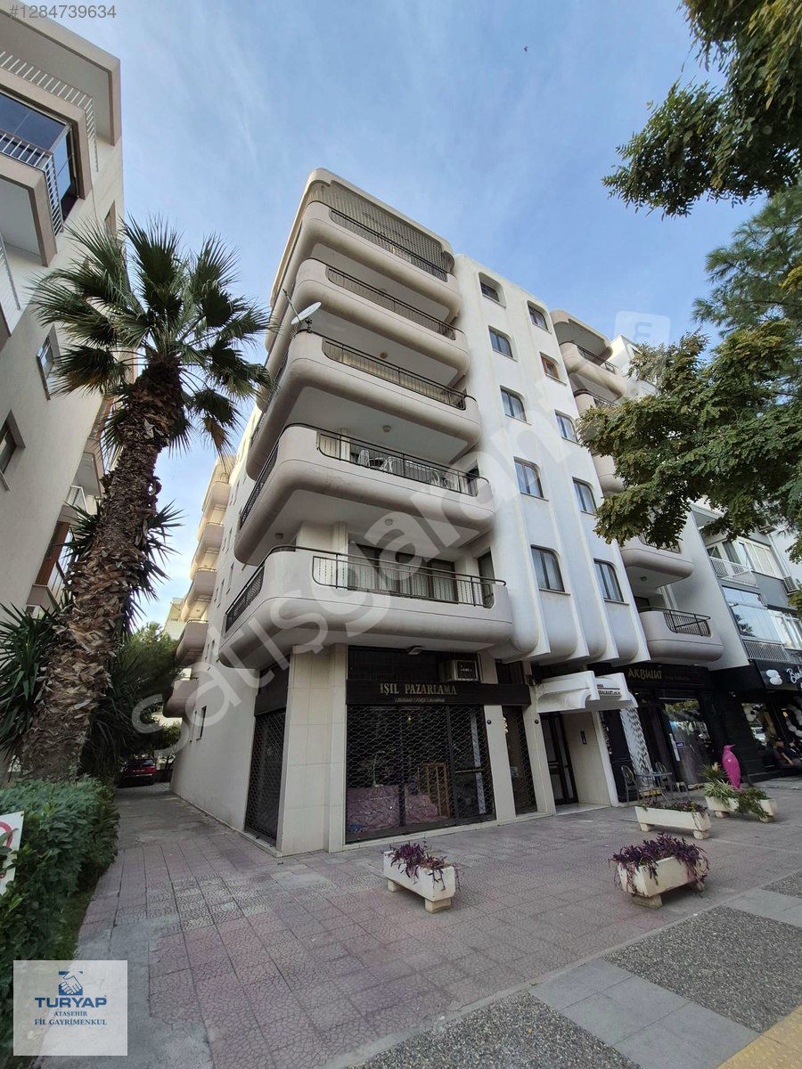 Girne Bulvarı Üzerinde Özel Tadilatlı Geniş Daire