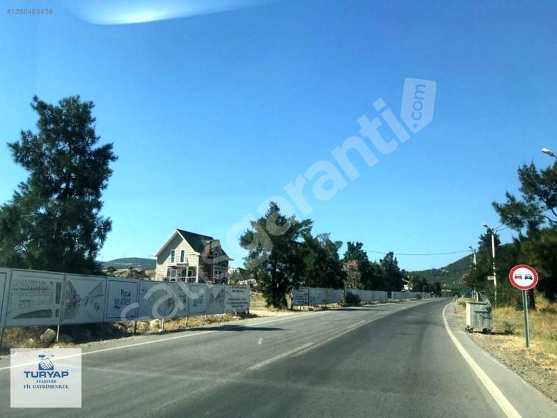 Foça Gerenköy'de Yola Cepheli %20/40 İmarlı Villa Arsası