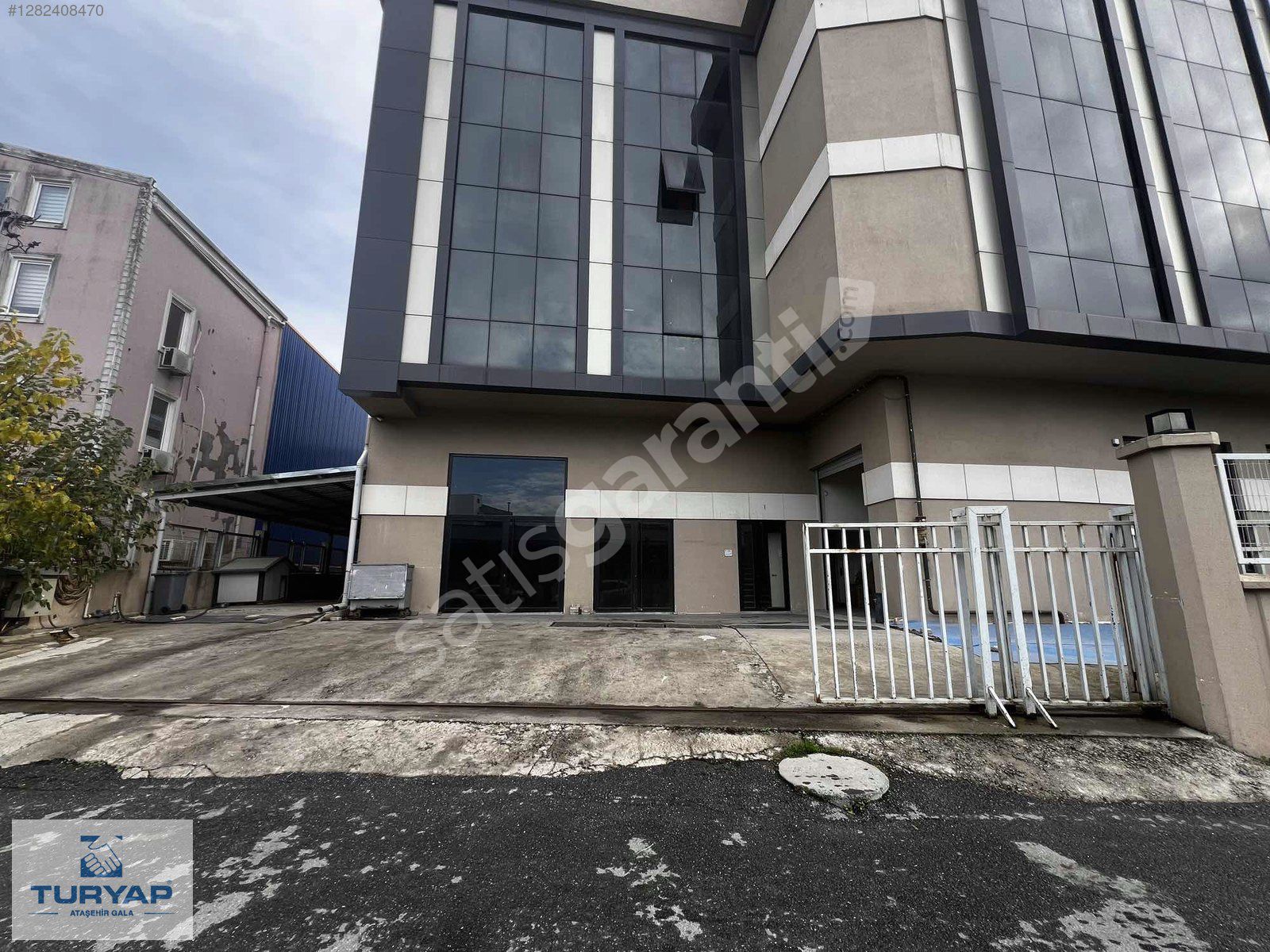DUDULLU ORG.SANAYİ BÖLGESİ 1650m² DEPO İMALATHANE KİRALIK İŞYERİ