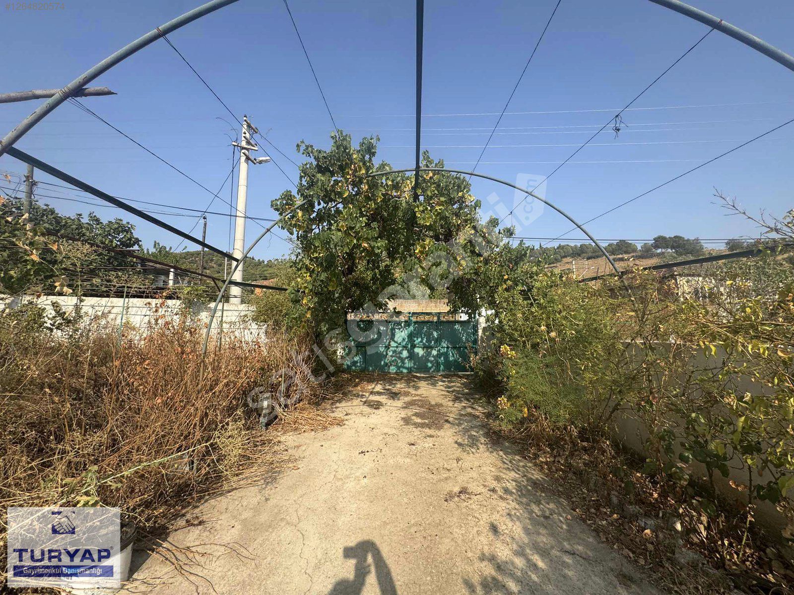 TURYAP'TAN DEREBAŞI KÖYÜNDE DOĞA İLE İÇ İÇE EV